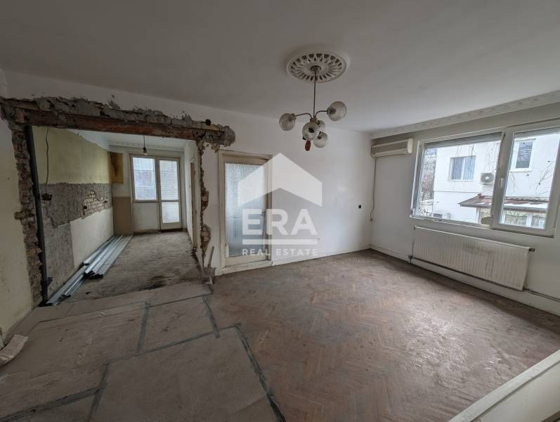 Продава ЕТАЖ ОТ КЪЩА, гр. Шумен, Басейна