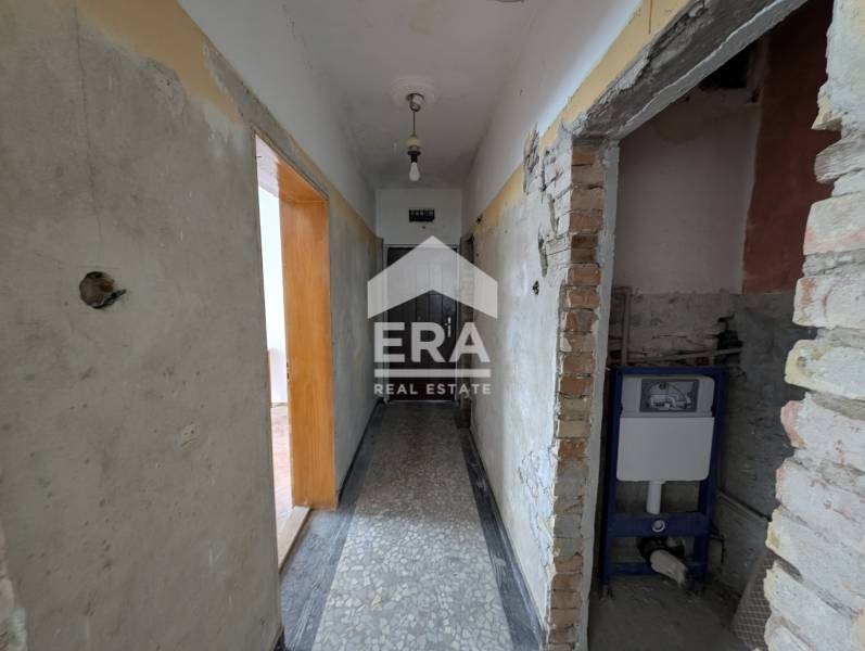 Продава ЕТАЖ ОТ КЪЩА, гр. Шумен, Басейна, снимка 5 - Етаж от къща - 53241451