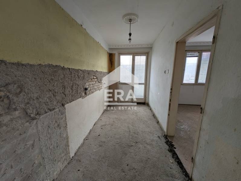 Продава ЕТАЖ ОТ КЪЩА, гр. Шумен, Басейна, снимка 2 - Етаж от къща - 53241451