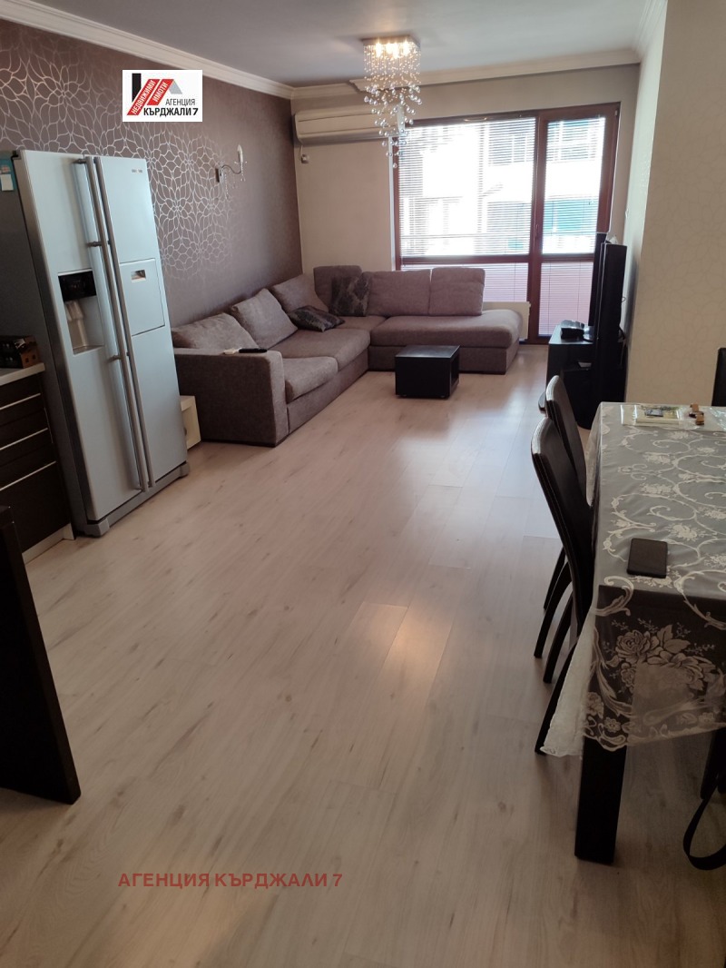 Продава  3-стаен град Кърджали , Център , 98 кв.м | 44745091 - изображение [14]