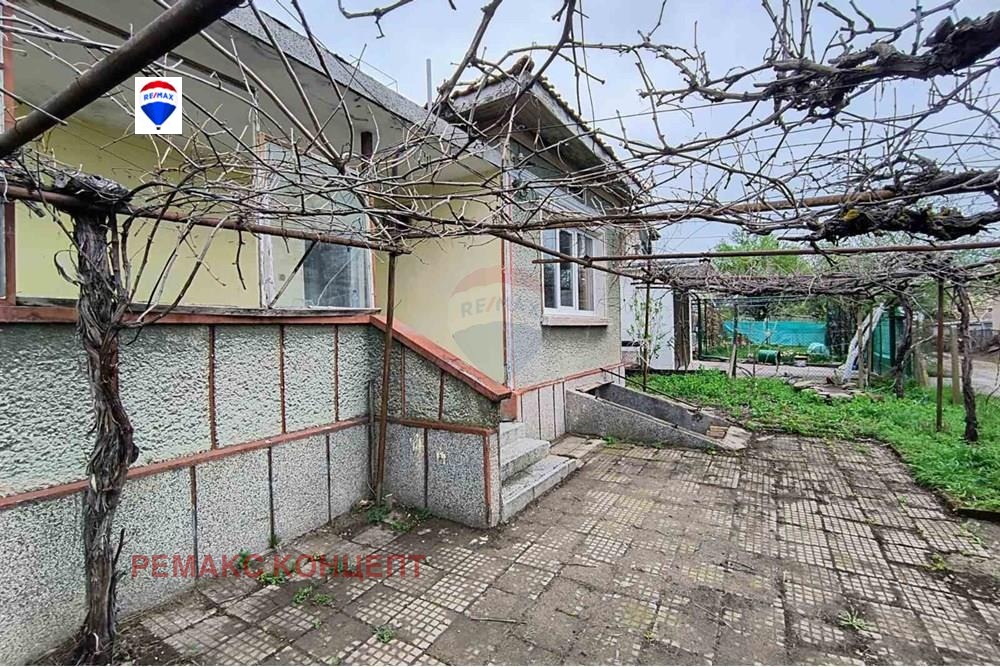 Продава КЪЩА, гр. Шумен, Мътница, снимка 2 - Къщи - 51496581