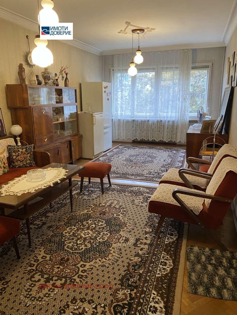 Продава 3-СТАЕН в град Плевен, Идеален център - 108 кв.м / 169 000 € » 330 535.27 лв., ИМОТИ ДОВЕРИЕ ЕООД