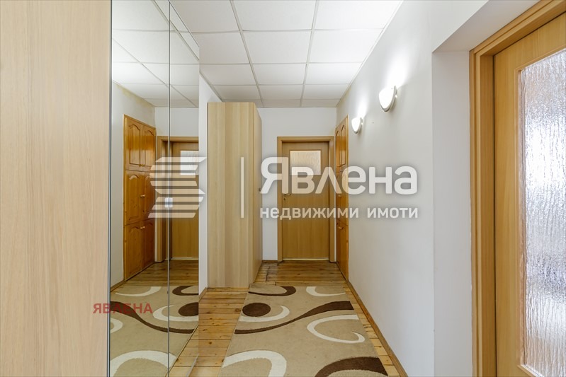 Продава 4-СТАЕН, гр. София, Център, снимка 12 - Aпартаменти - 49069056