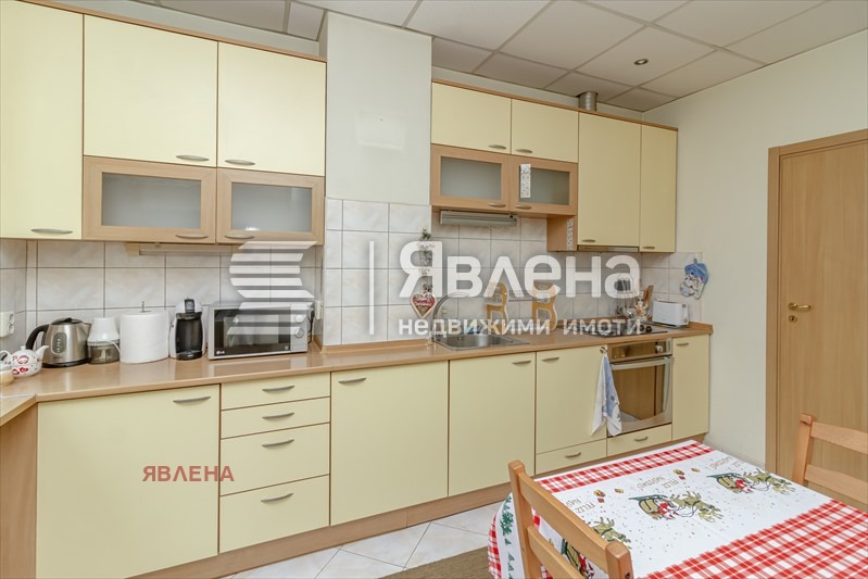 Продава 4-СТАЕН, гр. София, Център, снимка 4 - Aпартаменти - 49069056