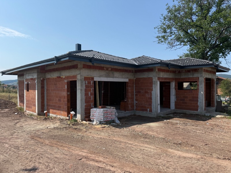 Продава  Къща град Перник , Църква , 180 кв.м | 49678591