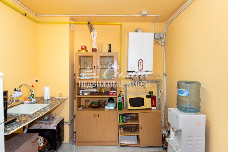 Продава МАГАЗИН, гр. Шумен, Център, снимка 2 - Магазини - 52602481