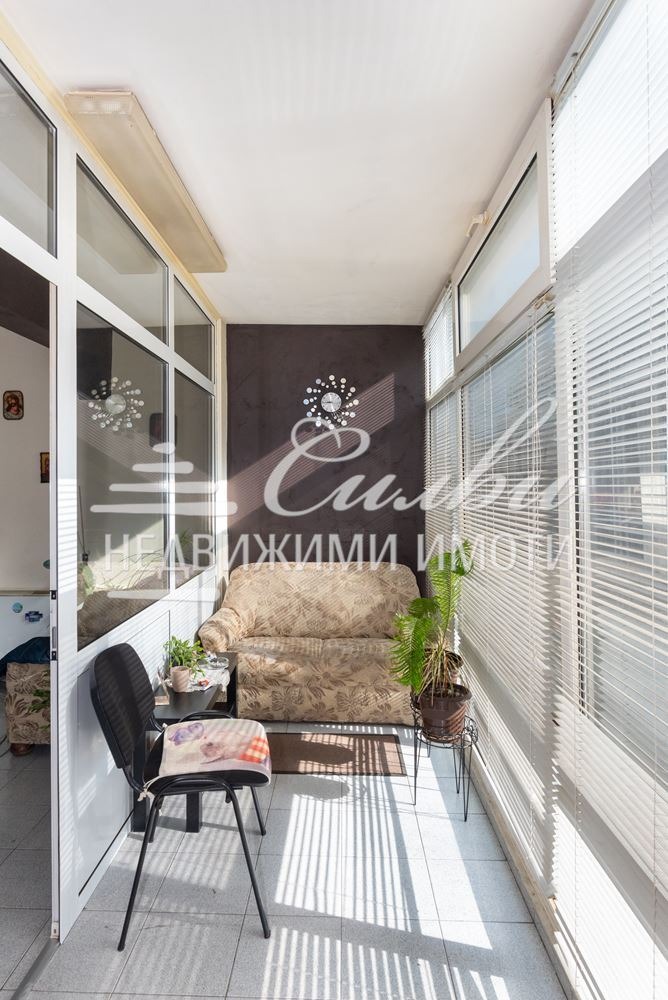 Продава МАГАЗИН, гр. Шумен, Център, снимка 2 - Магазини - 52602481