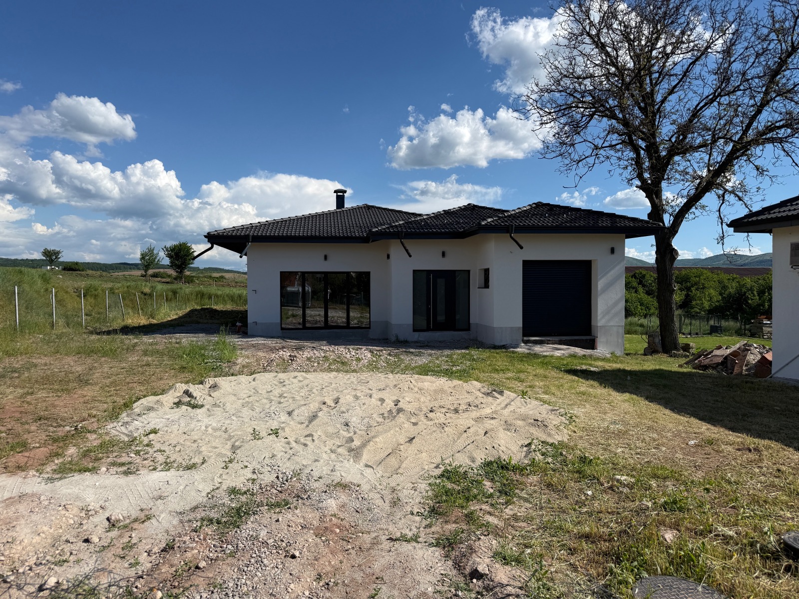 Продава КЪЩА, гр. Перник, Църква, снимка 2 - Къщи - 51305572