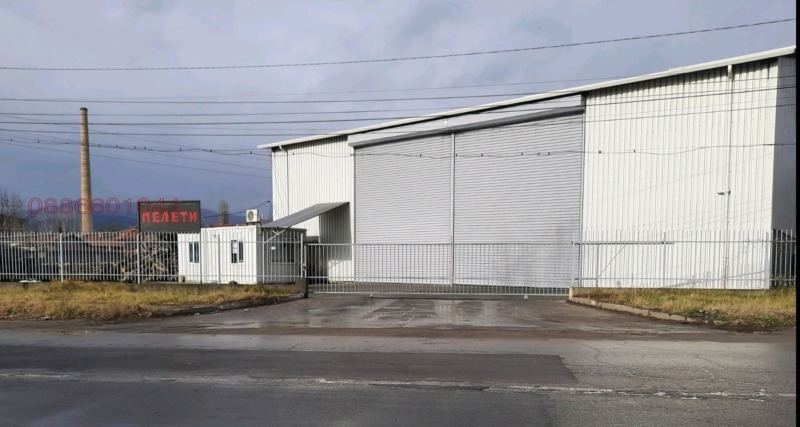 Продава ТЪРГОВСКИ КОМПЛЕКС в град Кюстендил, Бузлуджа - 2138 кв.м / 390 000 € » 762 773.70 лв.