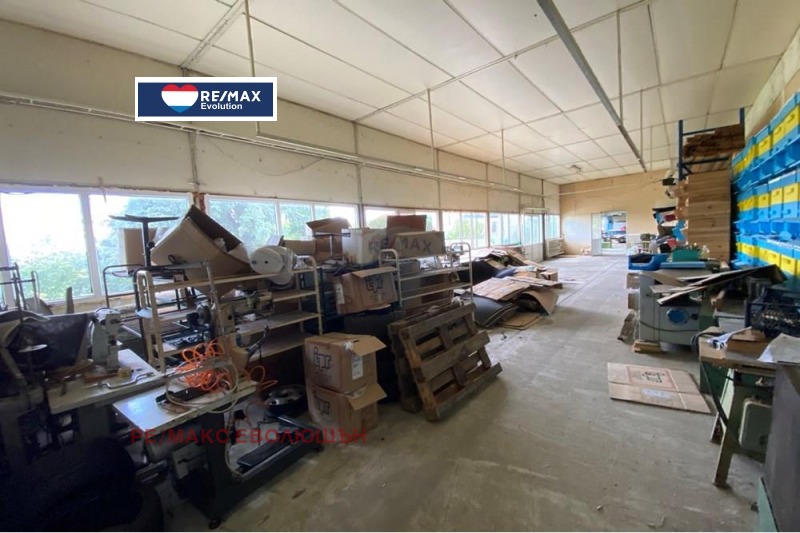Продава  Пром. помещение област Разград , с. Езерче , 8000 кв.м | 18902430 - изображение [5]