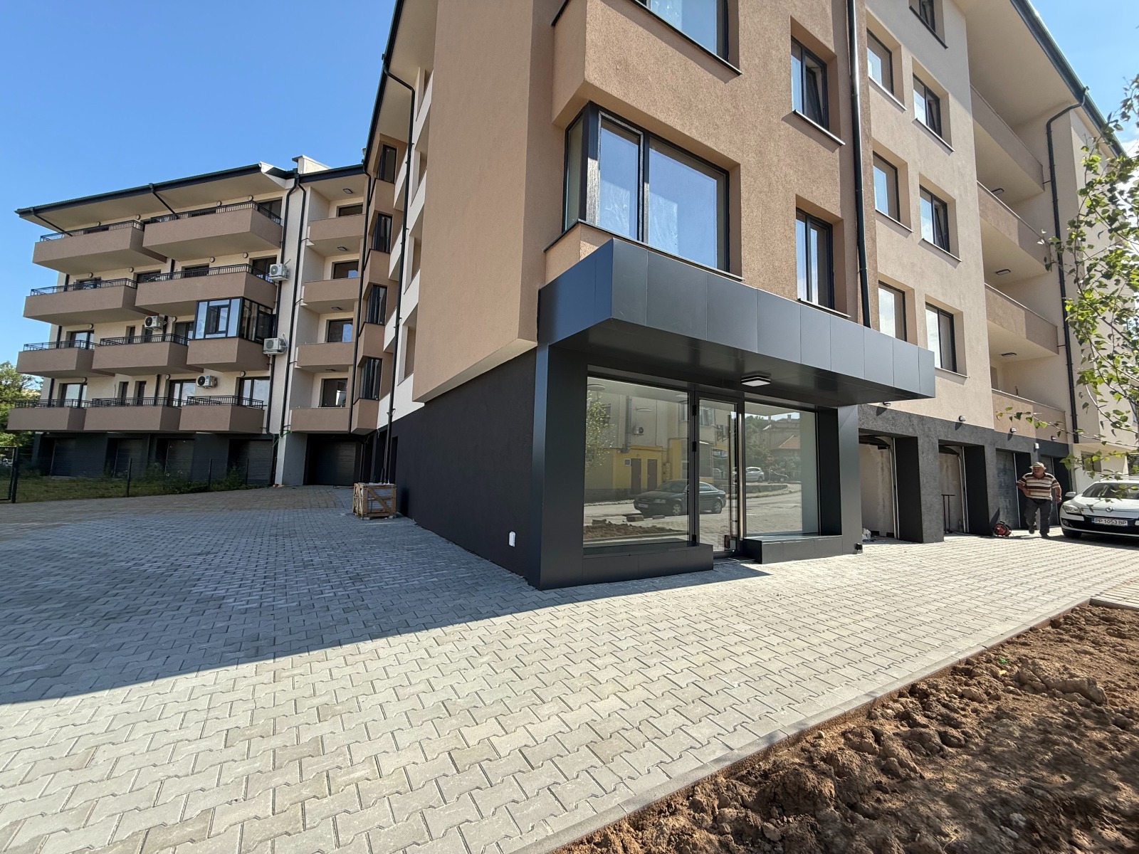 Продава МАГАЗИН, гр. Търговище, Боровец, снимка 2 - Магазини - 54955080