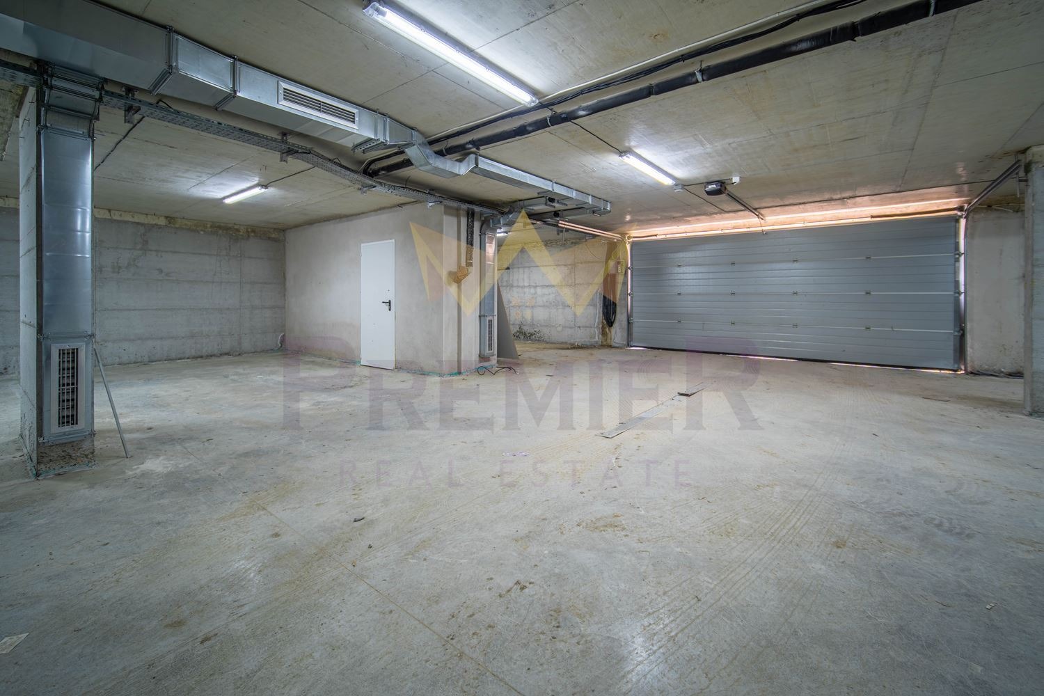 Продава ГАРАЖ, ПАРКОМЯСТО, гр. Варна, Бриз