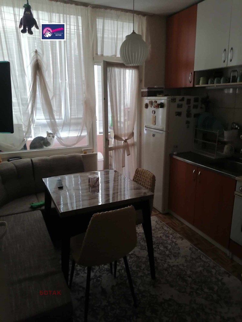 Продава 2-СТАЕН, гр. Пазарджик, Изток, снимка 3 - Aпартаменти - 47053062