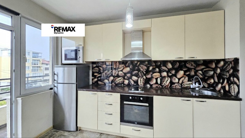 Продава 3-СТАЕН, гр. Бургас, Сарафово, снимка 4 - Апартаменти - 52360612