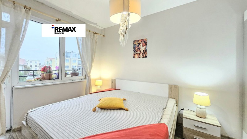 Продава 3-СТАЕН, гр. Бургас, Сарафово, снимка 2 - Апартаменти - 52360612