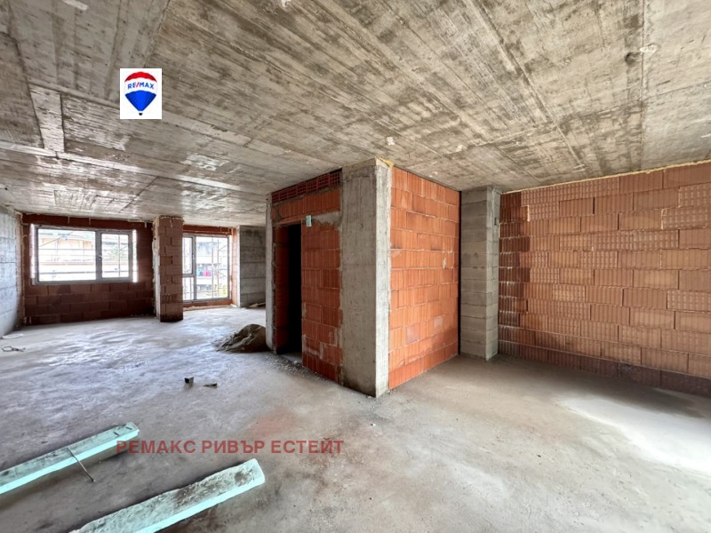 Продава 3-СТАЕН, гр. Русе, Център, снимка 2 - Апартаменти - 52550352