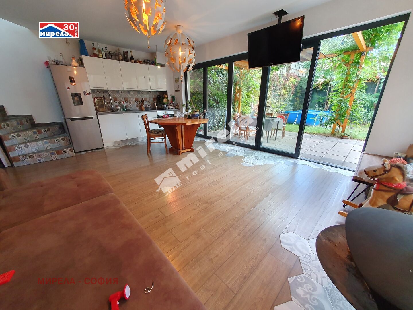 Продава КЪЩА, гр. София, Център, снимка 2 - Къщи - 49077867