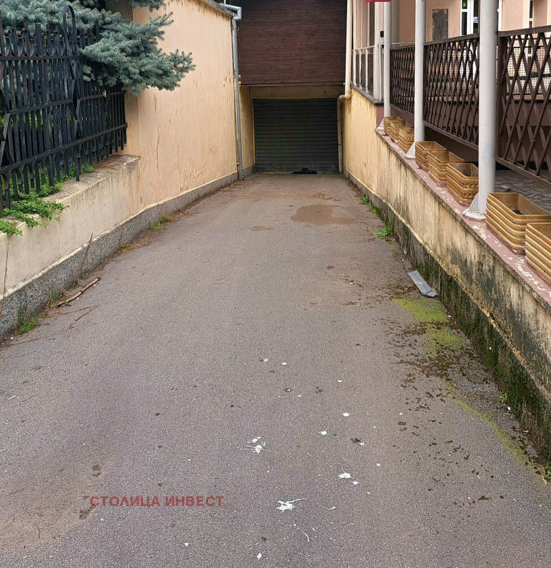 Продава ПАРКОМЯСТО в град Русе, Център - 390 кв.м / 300 100 € » 586 944.58 лв., СТОЛИЦА ИНВЕСТ