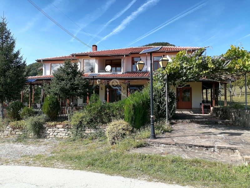 Продава ХОТЕЛ в област Габрово, с. Кръвеник - 914 кв.м / 700 000 € » 1 369 081.00 лв., ИМОТИ ТЪРНОВГРАД