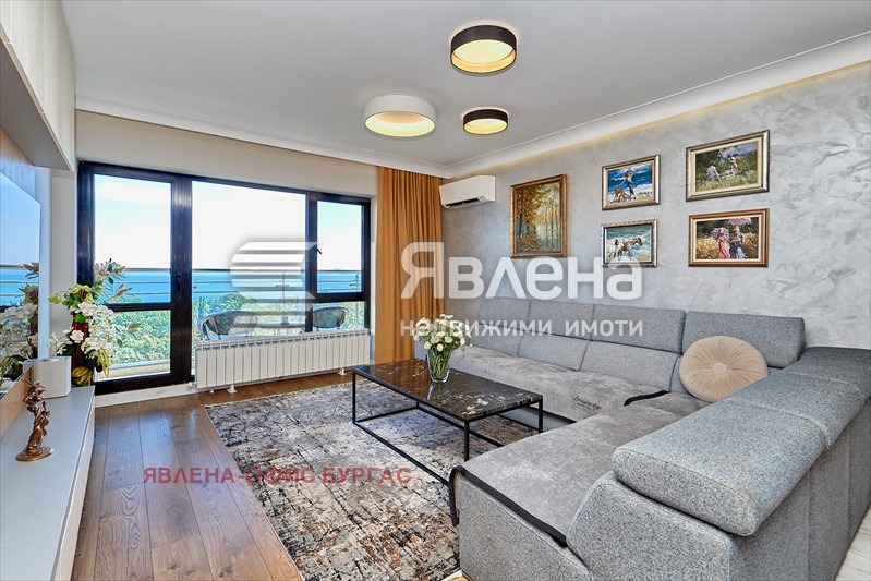 Продава 3-СТАЕН, гр. Бургас, Лазур, снимка 2 - Апартаменти - 56134051