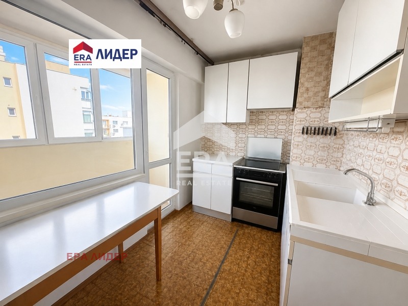 Продава 4-СТАЕН, гр. Русе, Родина 1, снимка 4 - Апартаменти - 55896344