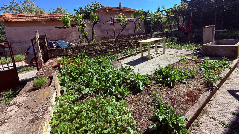 Продава КЪЩА, с. Слатина, област Ловеч, снимка 5 - Къщи - 53603292