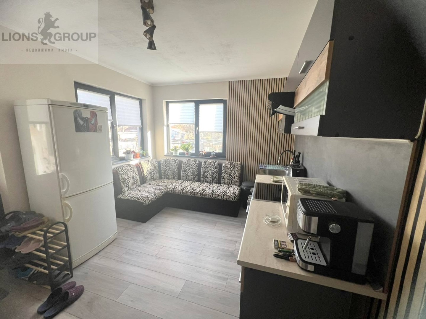 Продава КЪЩА, с. Млада гвардия, област Варна, снимка 4 - Къщи - 53860206