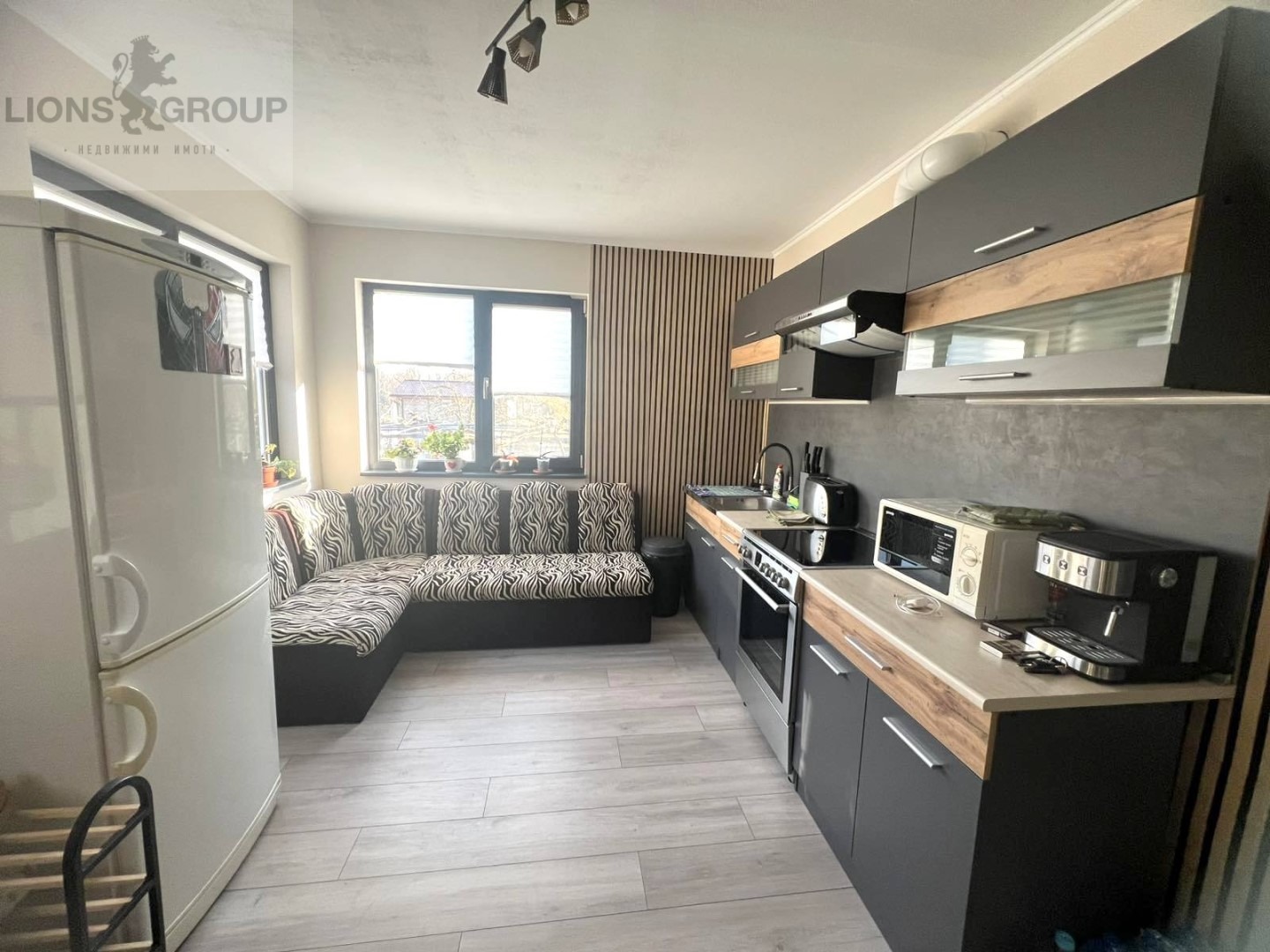 Продава КЪЩА, с. Млада гвардия, област Варна, снимка 2 - Къщи - 53860206