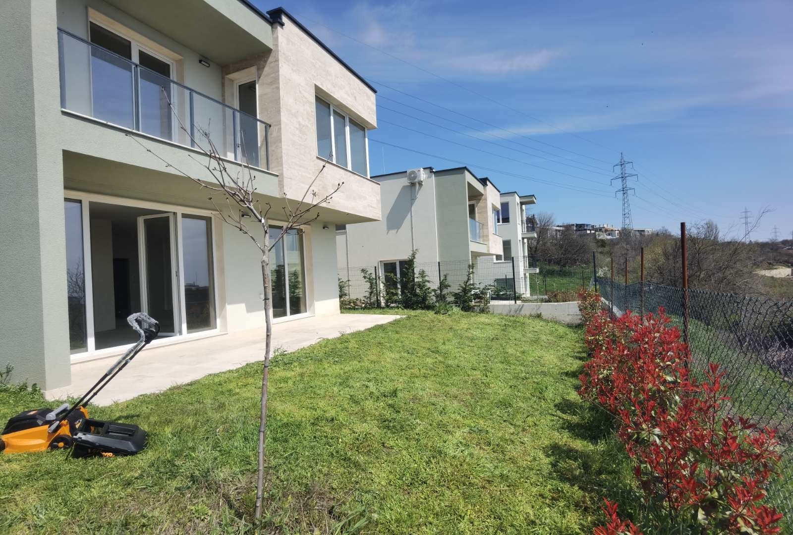 Продава КЪЩА, гр. Варна, м-т Пчелина