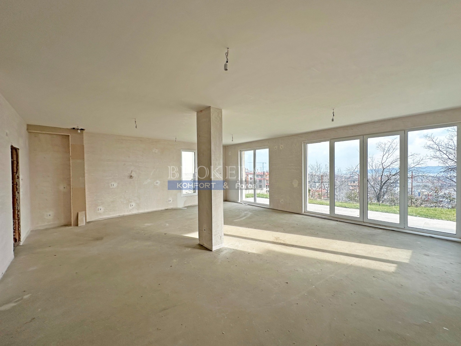 Продава КЪЩА, гр. Варна, м-т Пчелина, снимка 2 - Къщи - 53913557