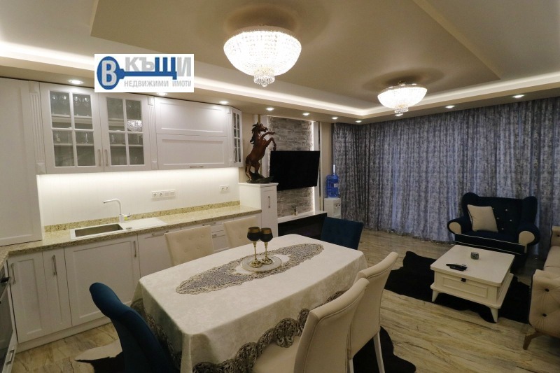 Продава 3-СТАЕН, гр. Велико Търново, Център, снимка 2 - Апартаменти - 53176062