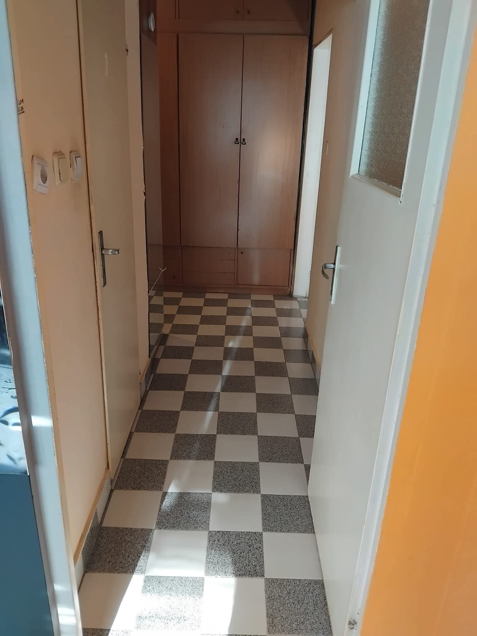 Продава 1-СТАЕН, гр. София, Люлин 6, снимка 5 - Апартаменти - 55349374