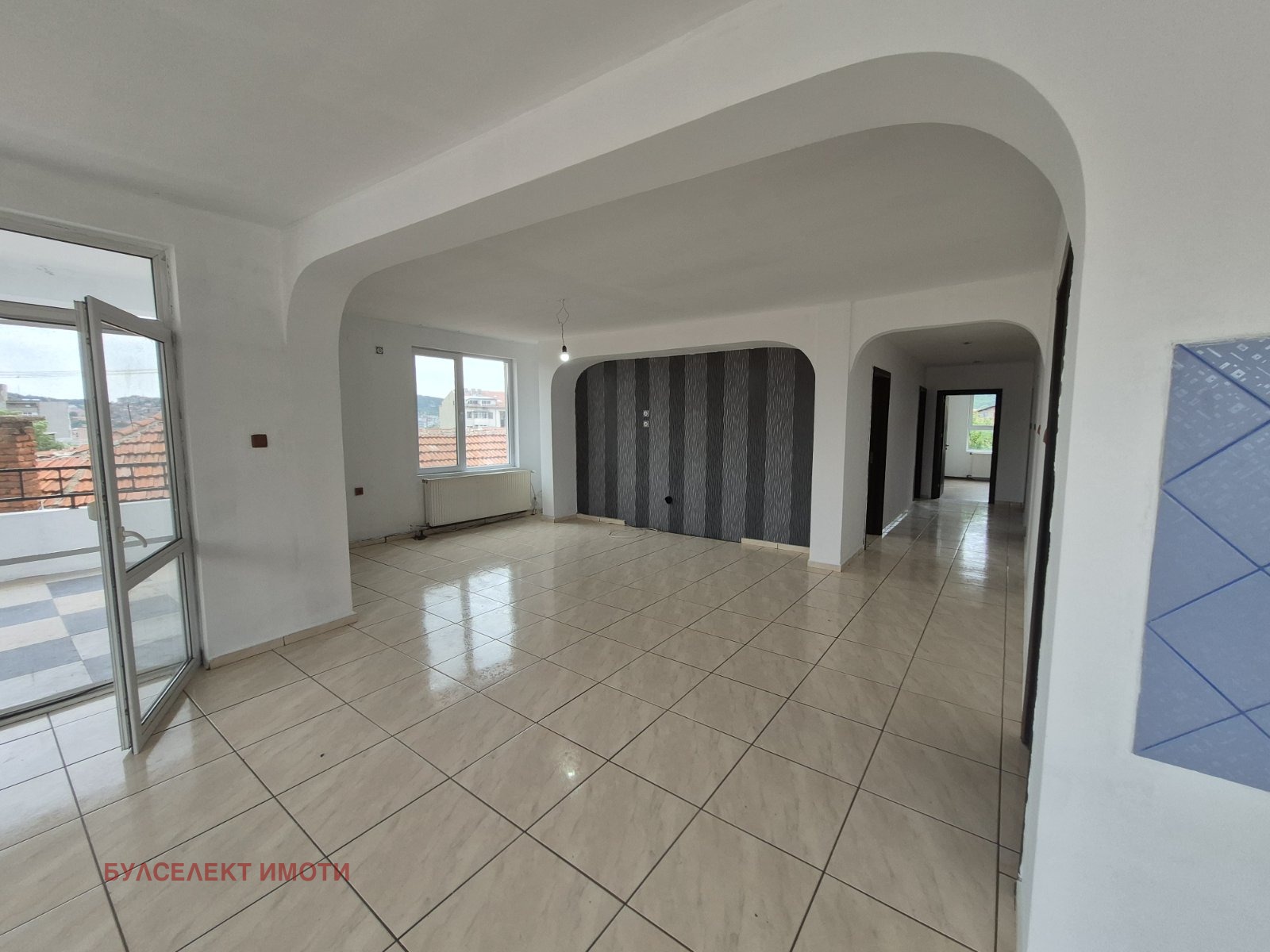 Продава ЕТАЖ ОТ КЪЩА, гр. Сливен, Комлука, снимка 3 - Етаж от къща - 54707506