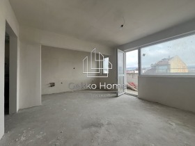 1-стаен град Варна, Колхозен пазар 1