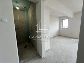 1-стаен град Варна, Колхозен пазар 2