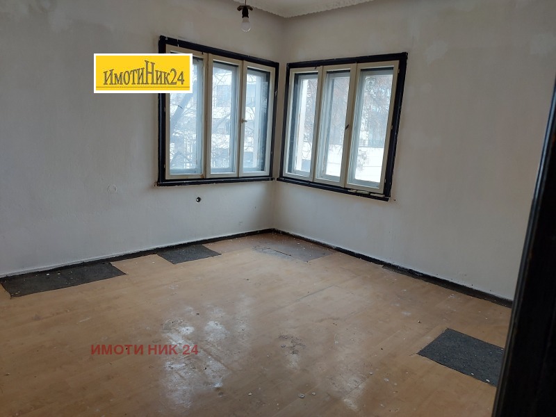 Продава ЕТАЖ ОТ КЪЩА, гр. Пловдив, Център