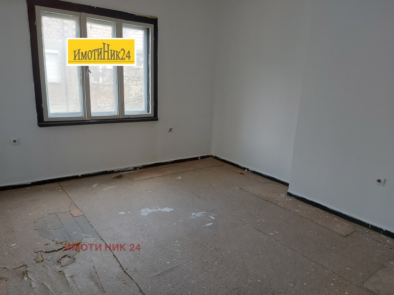 Продава ЕТАЖ ОТ КЪЩА, гр. Пловдив, Център, снимка 3 - Етаж от къща - 53103826