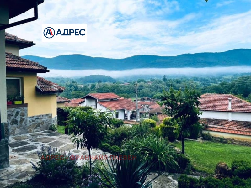 Продава КЪЩА, с. Голец, област Ловеч, снимка 2 - Къщи - 53312211