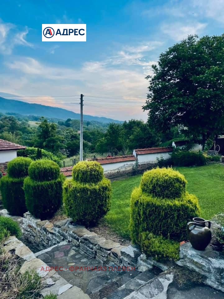 Продава КЪЩА, с. Голец, област Ловеч, снимка 2 - Къщи - 53005569