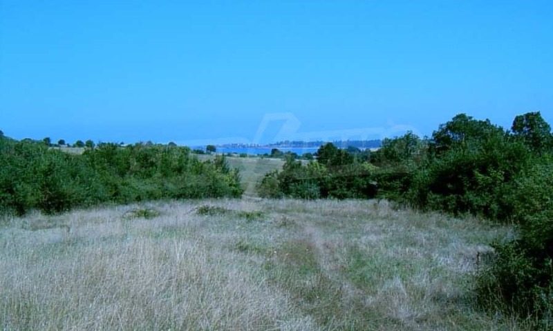 Продава ПАРЦЕЛ в област Бургас, с. Варвара - 4000 кв.м / 155 000 € » 303 153.65 лв., СУПРИММО - БУРГАС