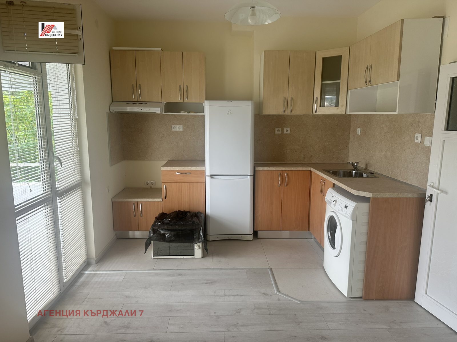 Продава 2-СТАЕН, гр. Кърджали, Център, снимка 2 - Апартаменти - 54828994