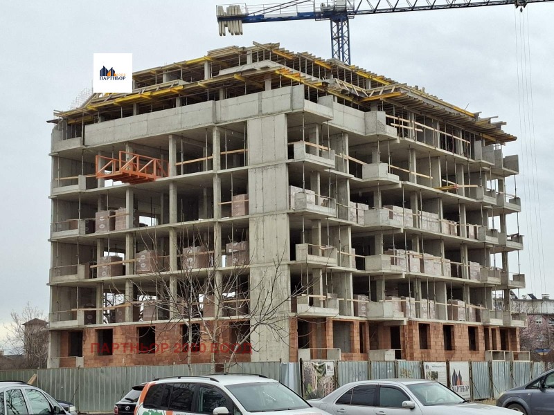 Продава 4-СТАЕН, гр. София, Левски В