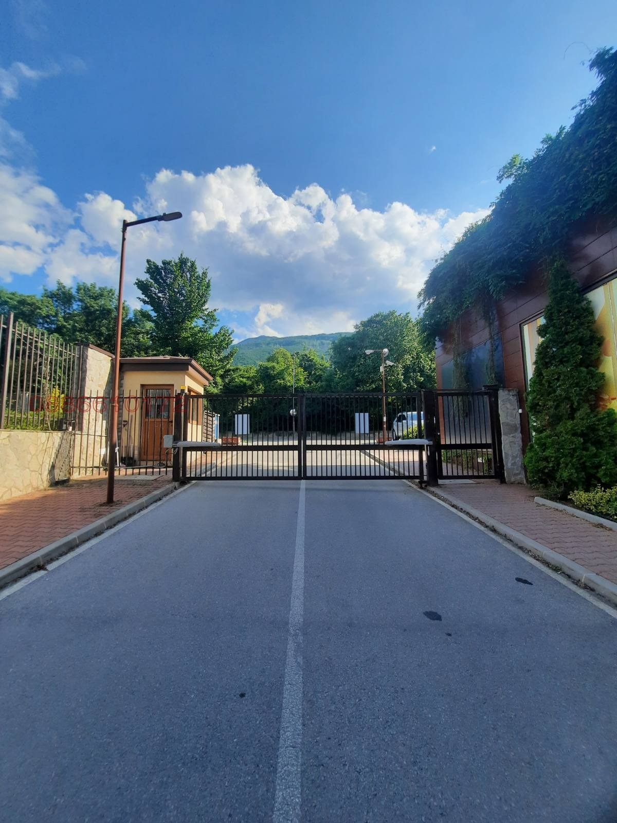Продава ГАРАЖ, ПАРКОМЯСТО, гр. София, Бояна, снимка 7 - Гаражи и паркоместа - 54877554