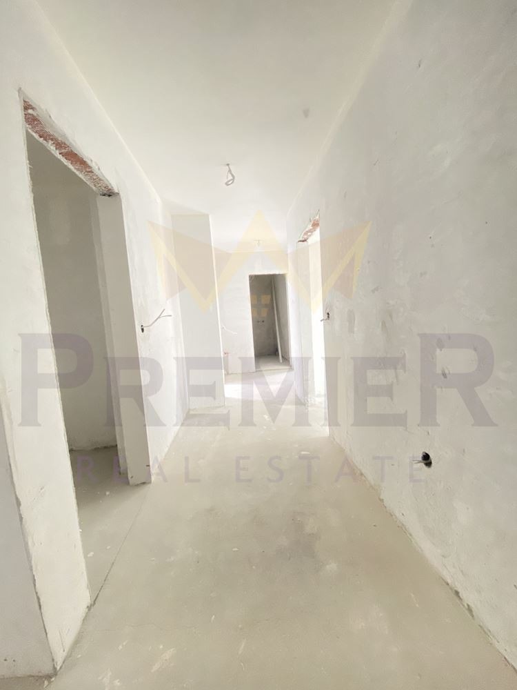 Продава МНОГОСТАЕН, гр. Варна, Лятно кино Тракия, снимка 2 - Апартаменти - 53004778