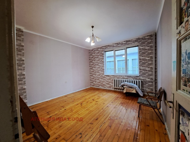 Продава МНОГОСТАЕН, гр. София, Център, снимка 2 - Апартаменти - 53225813