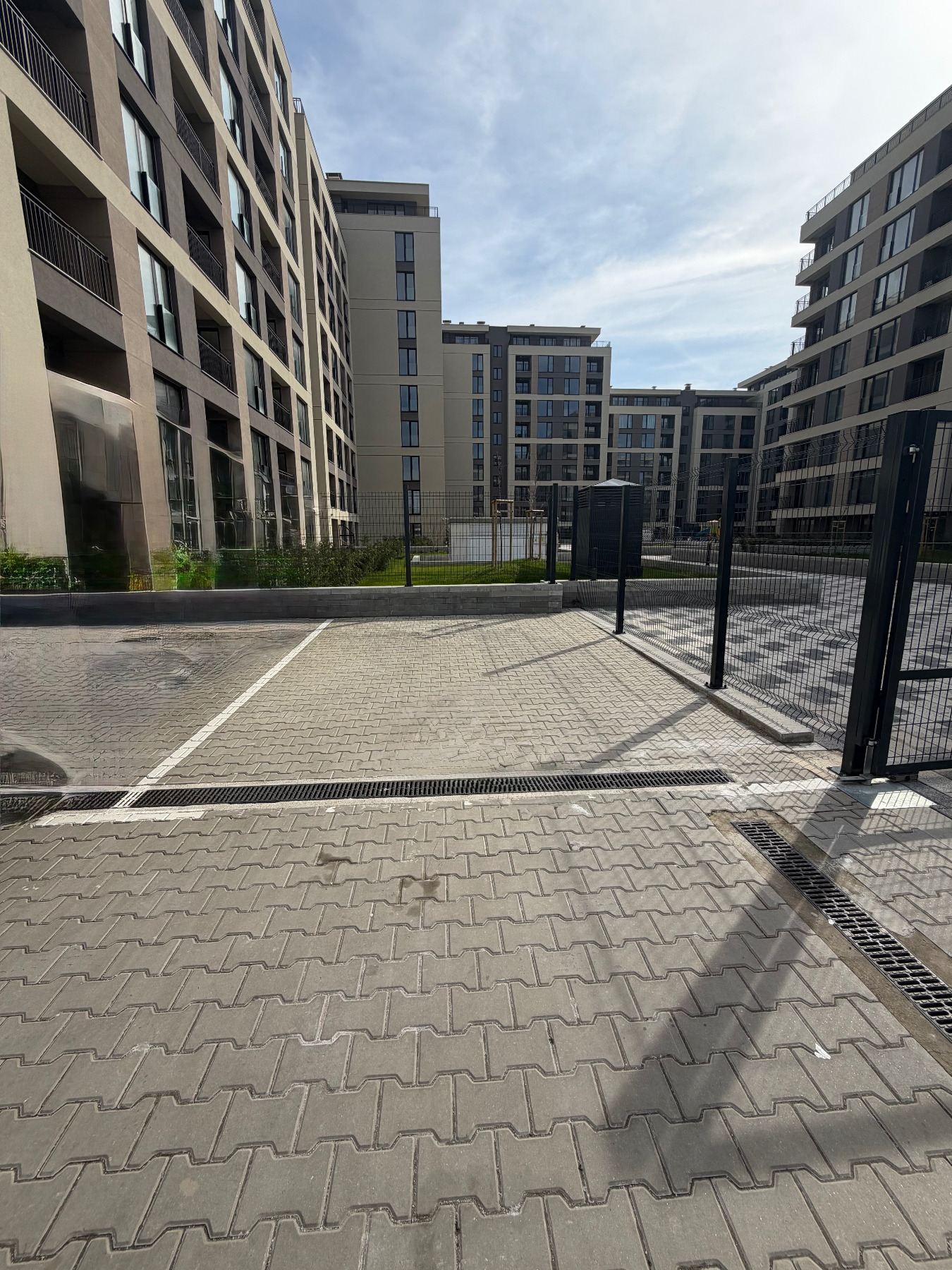 Продава ГАРАЖ, ПАРКОМЯСТО, гр. Пловдив, Тракия