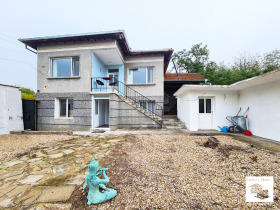 Til salgs Hus