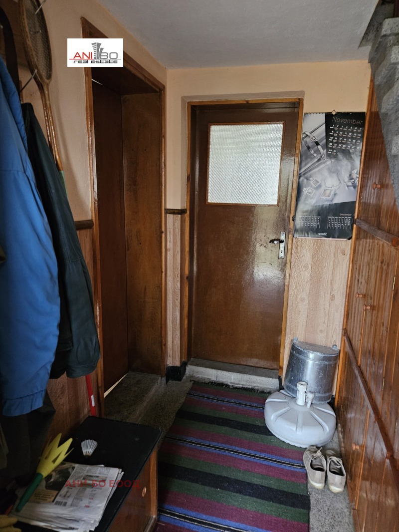 Продава КЪЩА, с. Режанци, област Перник, снимка 6 - Къщи - 52973671