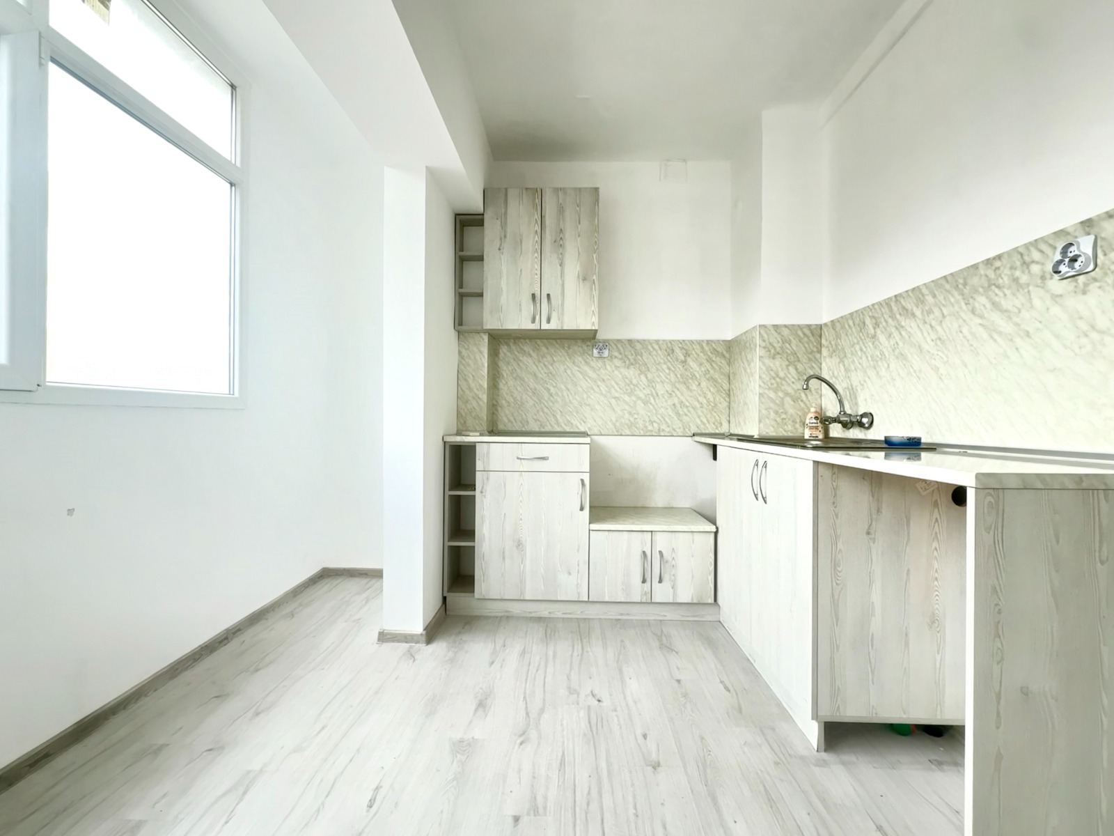 Продава 3-СТАЕН, гр. Варна, Базар Левски, снимка 3 - Апартаменти - 53980862