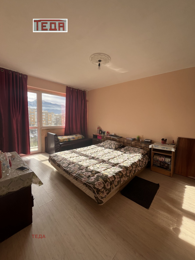 Продава 1-СТАЕН в град Враца, Дъбника - 41 кв.м / 56 240 € » 109 995.88 лв., ТЕДА